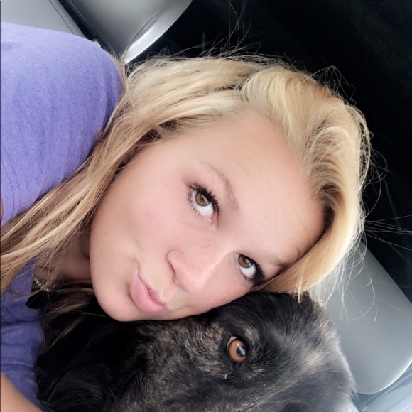 Meet your Posher, Tessa - Picture 1 of 1